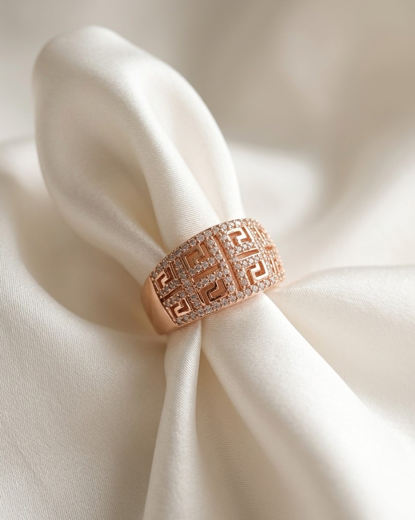 Regal Maze Luxe Ring