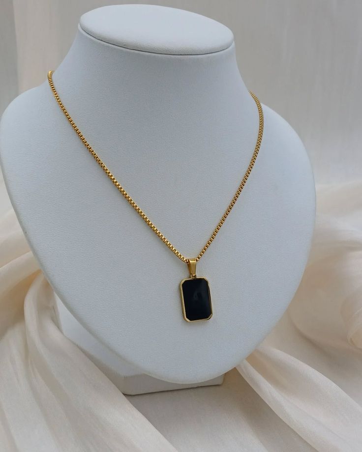Black Stone Pendant Chain