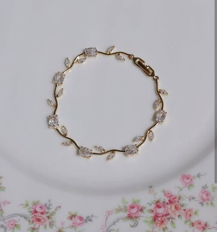 Crystal Tulip Bracelet